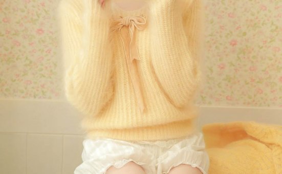 大长腿性感美女居家艺术写真图片