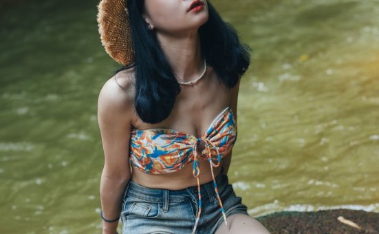 鲁鲁 – 野溪 [99P-236MB]