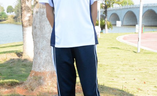 月下摄影 NO.004 秀秀~浅发校服 其实我喜欢酷酷的，今天第一期被安排了校服！[130P+1V／9.94GB]