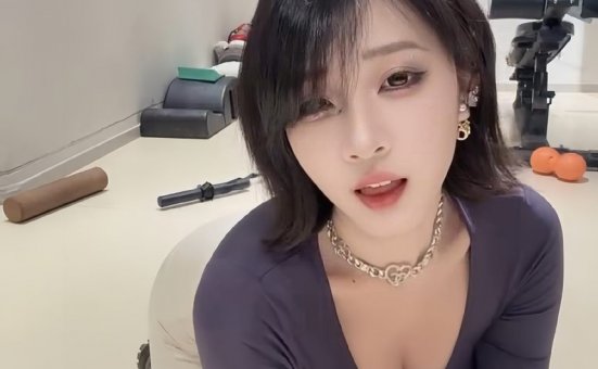 鹅鹅_健身房的剧情演绎[18P+9V-51MB]