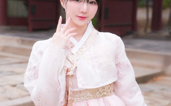 Sally Dorasnow – 2025 New Year Hanbok [20P-302MB]