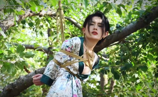 [Ligui丽柜] 2024.07.13 HD视频《甜甜户外美束-会员定制》甜甜 [1V-467M]