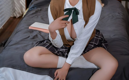 奈汐酱nice –  白日梦[90P-1V-935M]