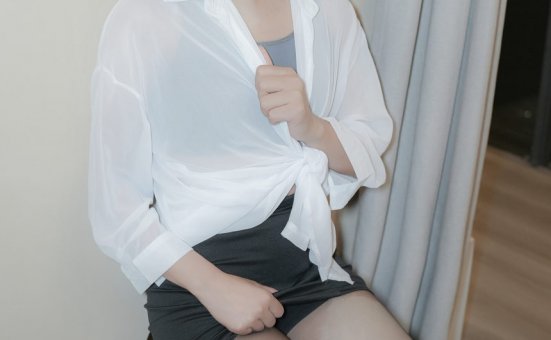 美少女《白衬衣黑丝》原版写真 [69P-423MB]