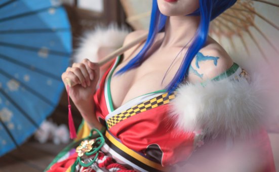 一米八的大梨子 – NO.032 圣姨和服 [18P-175MB]