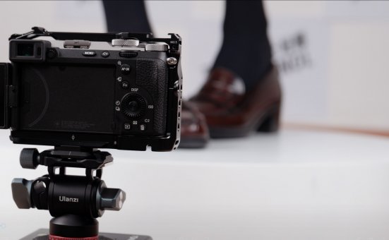 芝士好椰 NO.081 – 希区柯克变焦，但是制服鞋 [MP4-142MB]