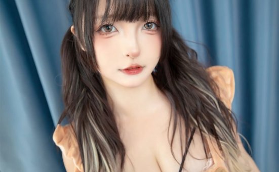 神楽坂真冬 –  白丝小熊[75P+2V-83.4M]