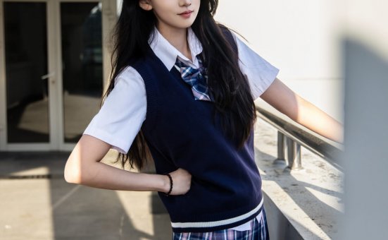 足愉心 NO.019 果酱（搭配：JK制服、小皮鞋、黑色丝袜、肉色打底裤）[109P+2V／10.9GB]