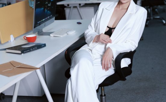 [XiuRen秀人网] 2025.10.24 No.10908 南乔 [72+1P]