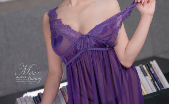 咬一口兔娘(Yiko湿润兔) – 2025年11月月票特典『加班秘书』 [32P-459MB]