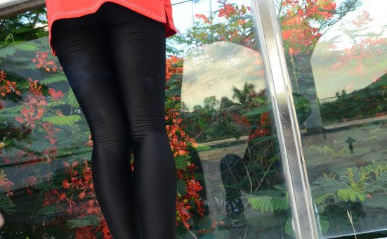 [战前女神] 恋足美腿棉袜女神级摄影套图 132 [102P+243M]