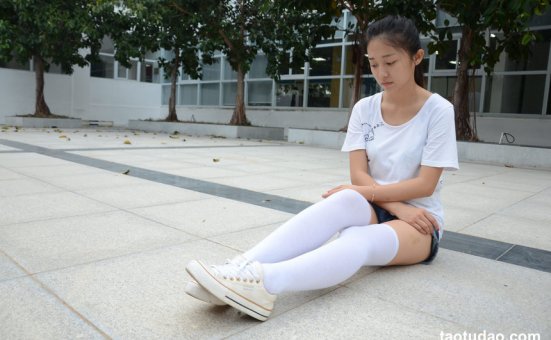 [战前女神] 恋足美腿棉袜女神级摄影套图 139 [122P+187M]