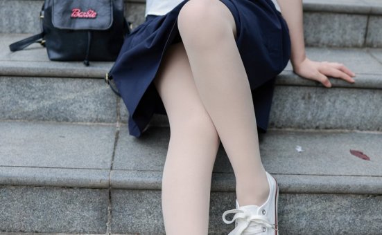 丝恋摄影 NO.016 泡芙-白色衬衫 jk短裙 肉色薄丝 白色帆布鞋[290P+1V／5.18GB]