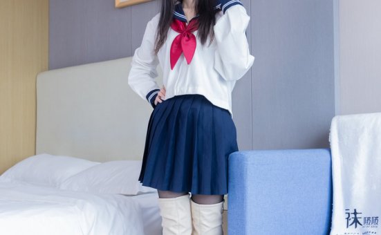 BoBoSocks袜啵啵 No.642 甜甜圈-过膝靴、板鞋、白棉袜、薄黑丝 [152P1V-7.23GB]