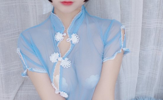 日奈娇 –  透明旗袍自拍 [50P-76.9M]