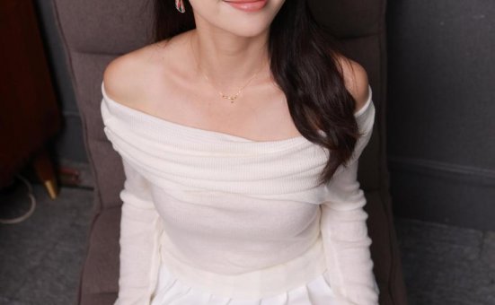 [IESS异思趣向] 2025.12.10 丝享家 2233 小婕《白里透粉（上）》[94P-89MB]