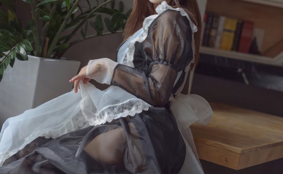 亚马逊鲶鱼 – 黑色透明女仆[33P-193.1M]