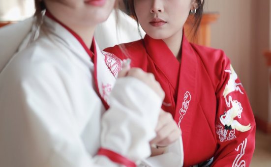 凡夫摄影 NO.0011 可菲×晓莲 红色古装汉服丝足[190P+2V／7.26GB]