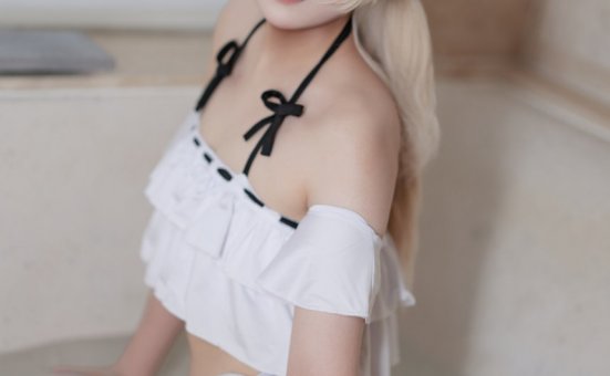lunananya – 蔚蓝档案 阿慈谷日富美泳装