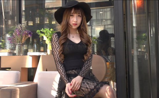 [ligui丽柜]2025.01.14 午后阳光照在蕾丝短裙女孩的丝袜和美腿上