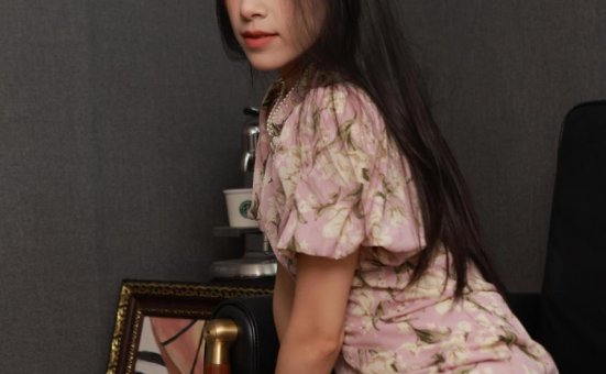 [IESS异思趣向] 2026.05.13 丝享家 2352 美子《花边短裙》[88P-83MB]