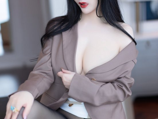 允爾《黑丝情趣》原版写真